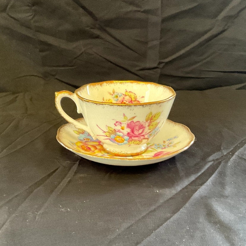 Roslyn Bone China Sunningdale Hand Painted Cups & Saucers - Set of 9 + 2 cups