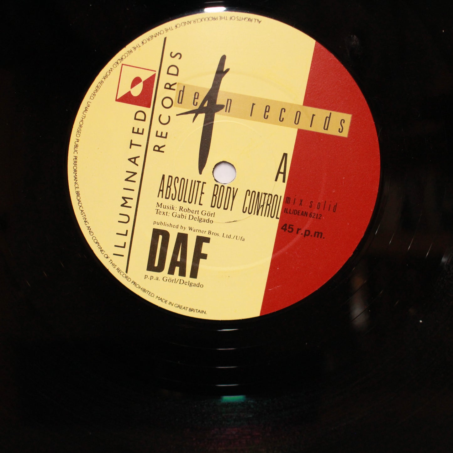 Deutsch Amerikanische Freundschaft : Absolute Body Control (12",45 RPM)