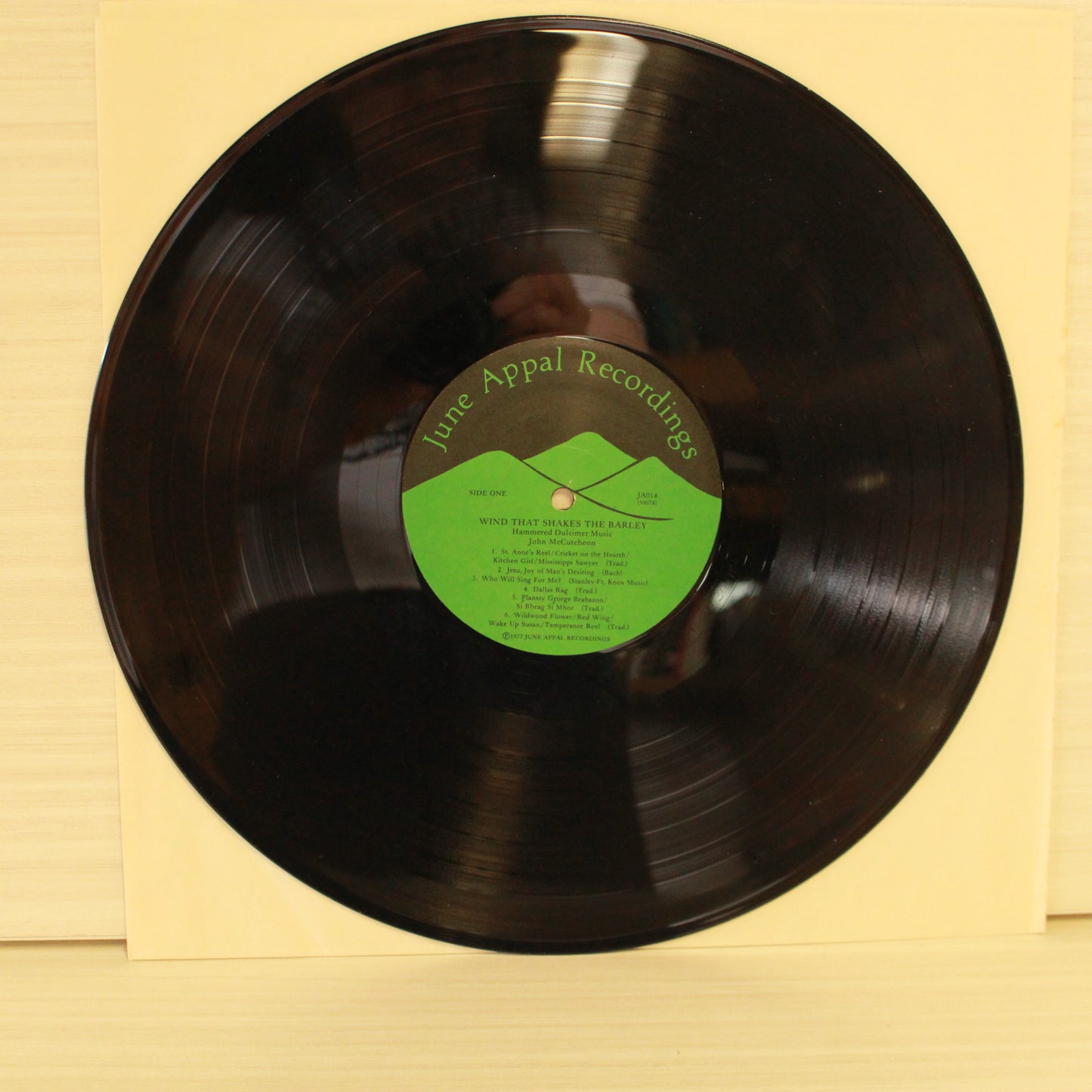 John McCutcheon : The Wind That Shakes The Barley: Hammer Dulcimer Music (LP)