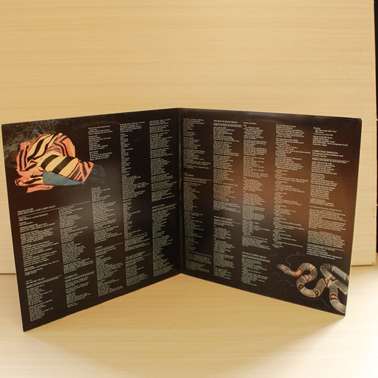 Joni Mitchell : Chalk Mark In A Rain Storm (LP,Album,Stereo)
