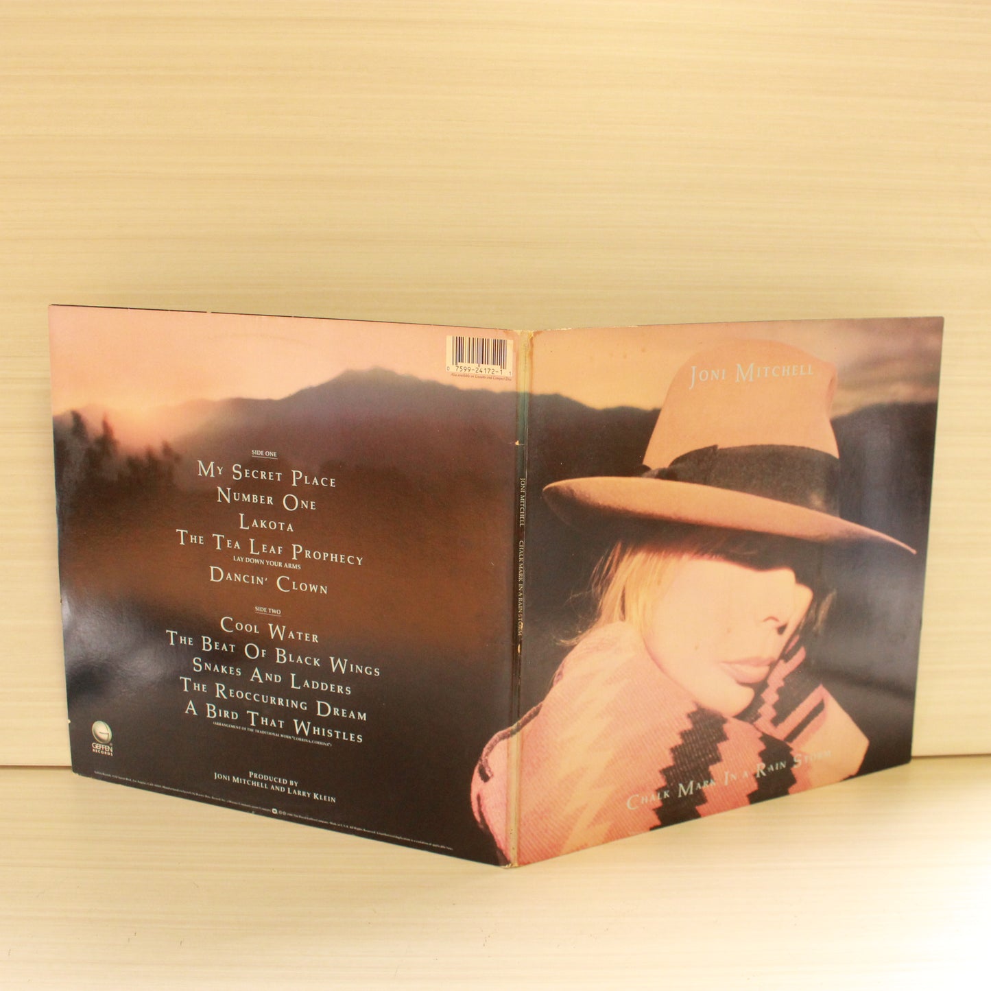 Joni Mitchell : Chalk Mark In A Rain Storm (LP,Album,Stereo)