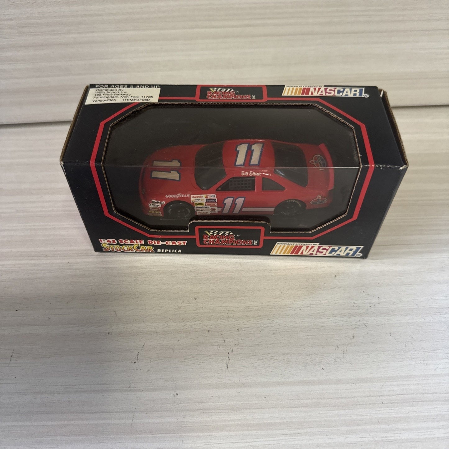 1992 Racing Champions 1:43 Bill Elliott #11 Diecast NASCAR Car – NIB Vintage