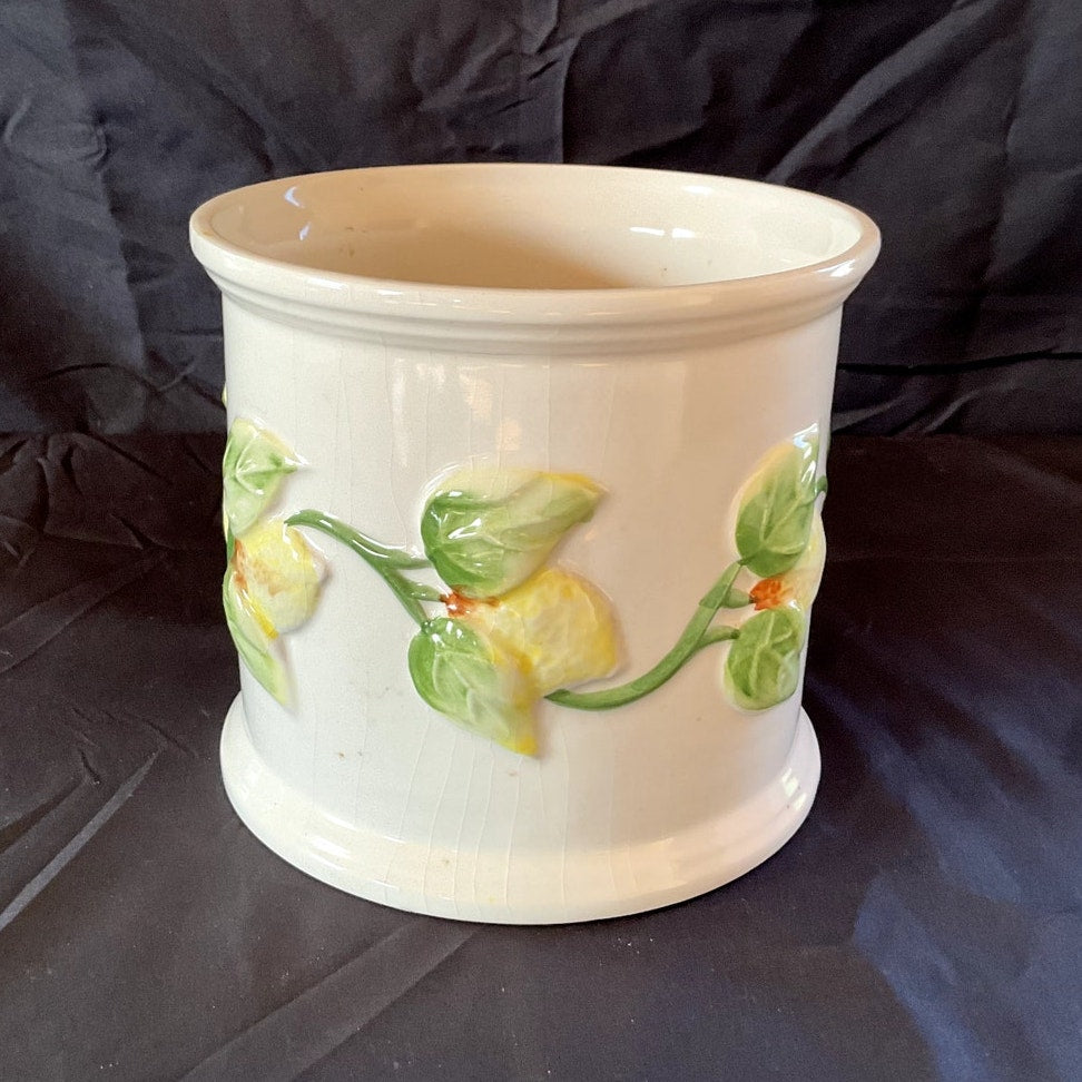 Vintage Jay div of Andrea by Sadek Ceramic Pot
