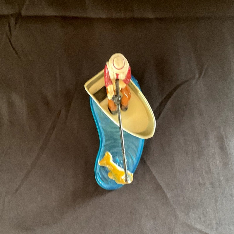 Deco Pac Fisherman in Boat w/ Magnetic Fish Figurine