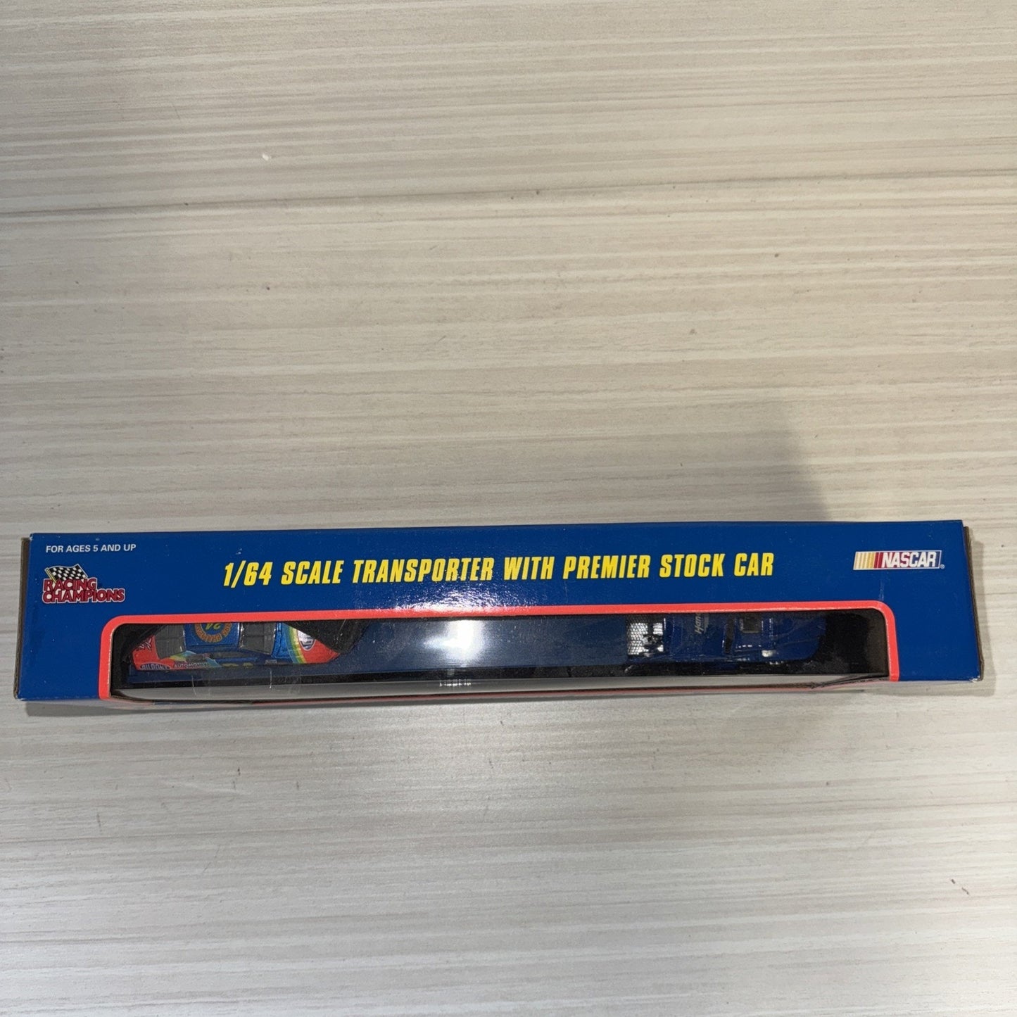 Jeff Gordon #24 1995 Champion 1:64 Transporter & Car NIB Racing Champions NASCAR