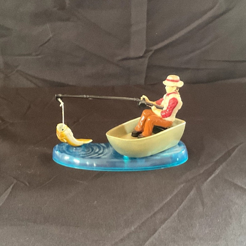 Deco Pac Fisherman in Boat w/ Magnetic Fish Figurine