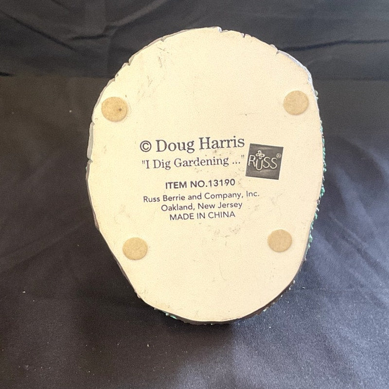Doug Harris "I Dig Gardening..." Figurine