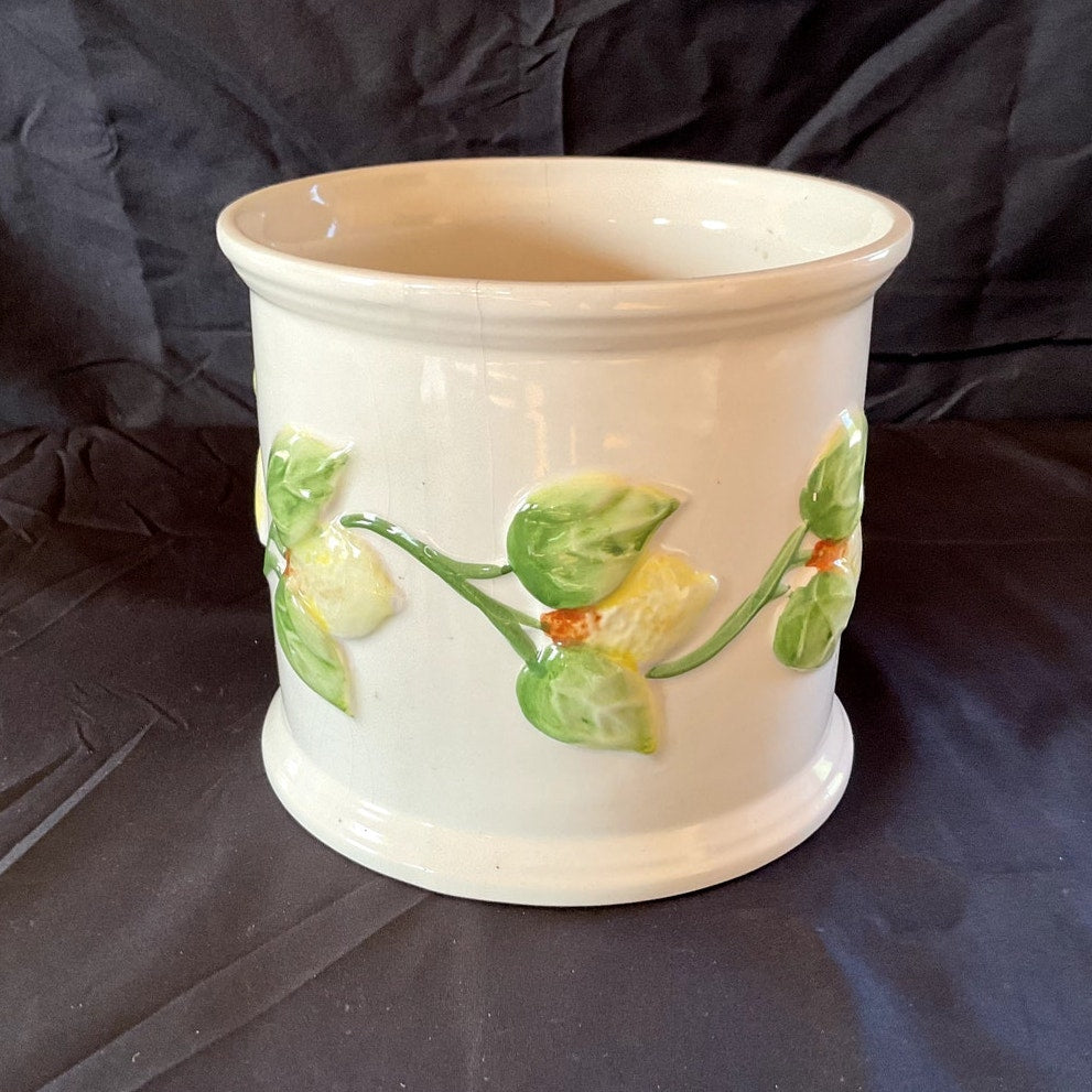 Vintage Jay div of Andrea by Sadek Ceramic Pot