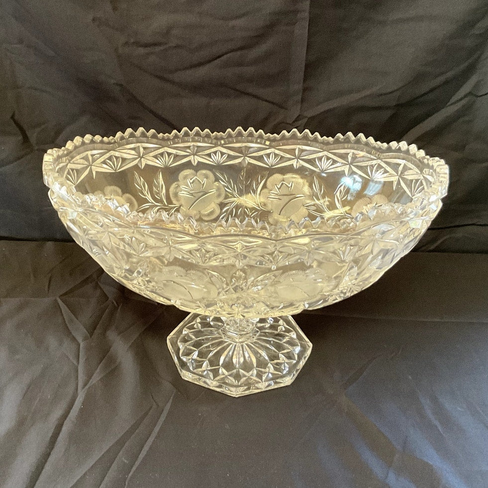 Oval Crystal Bowl w/ Sawtooth Rim