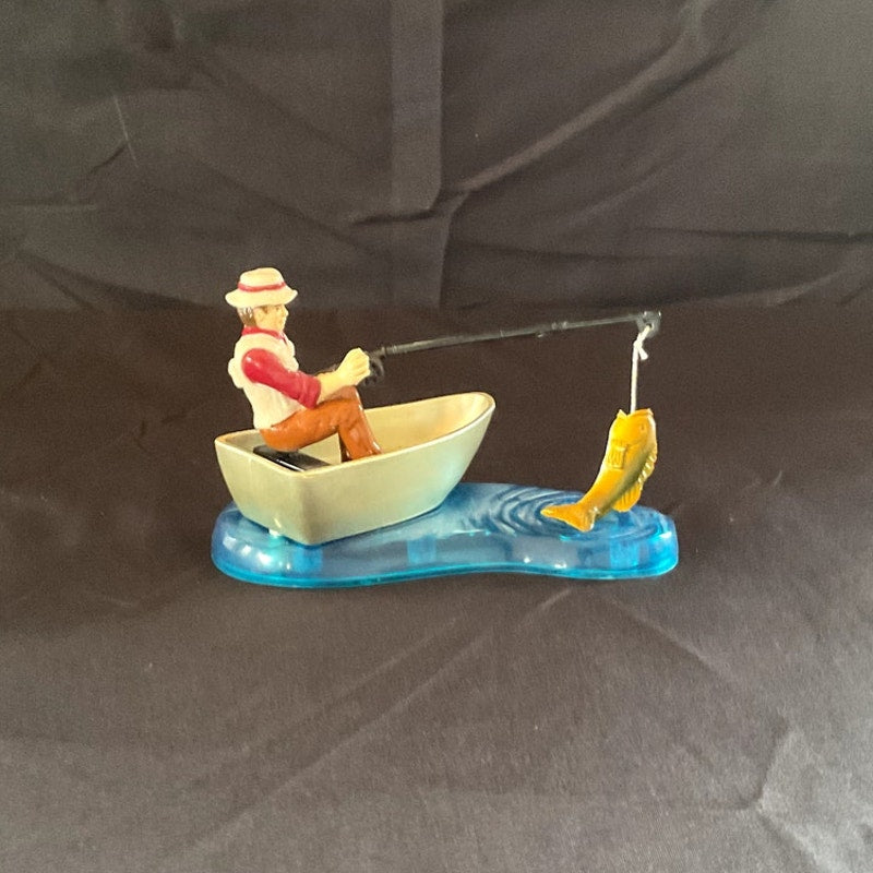 Deco Pac Fisherman in Boat w/ Magnetic Fish Figurine