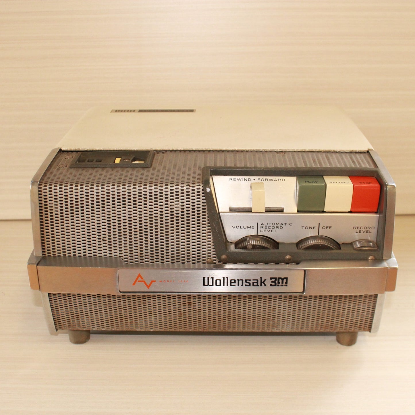 Wollensak 3M Magnetic Tape Recorder AV Model 1520