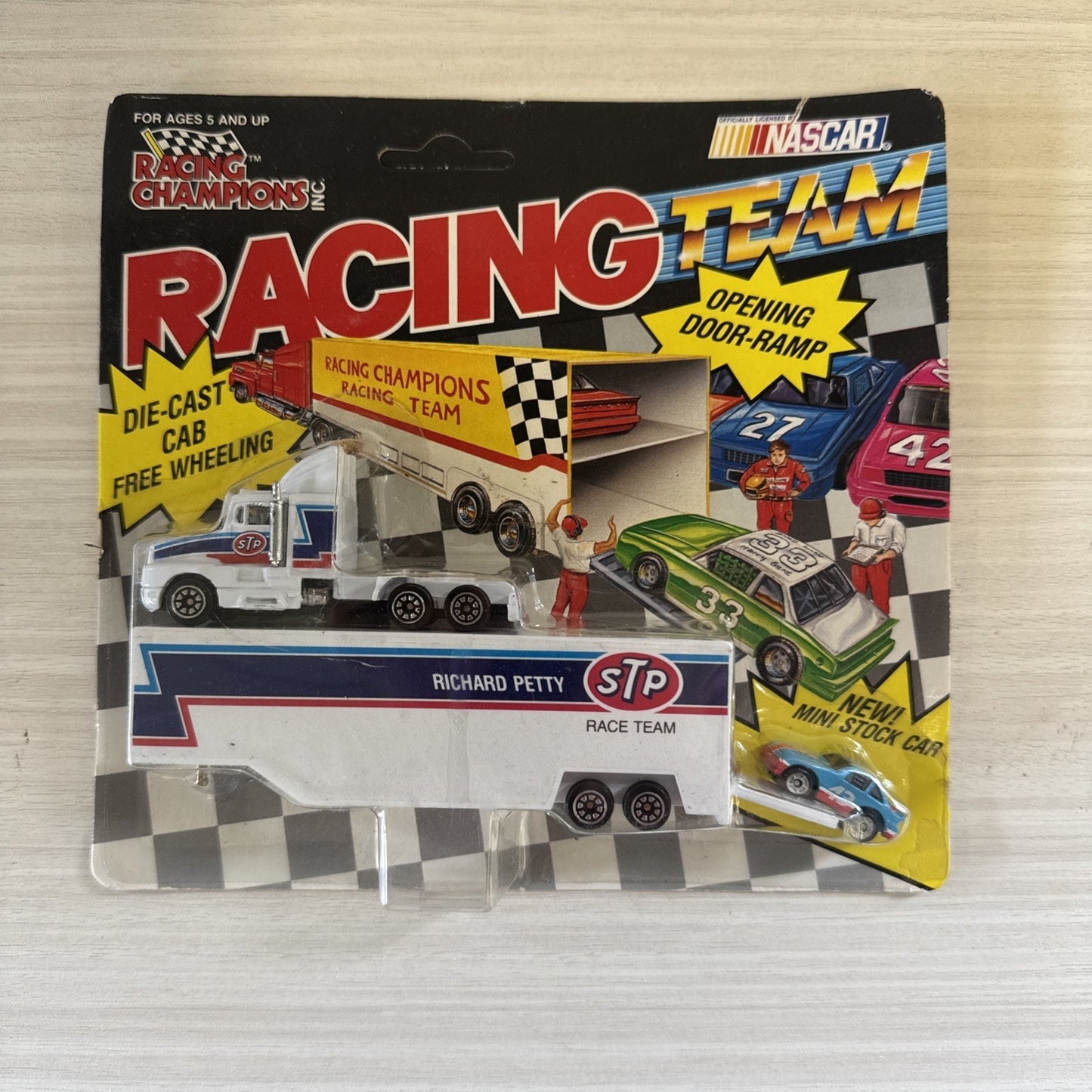 1990 Racing Champions 1:64 Richard Petty #43 STP Transporter – NIB NASCAR