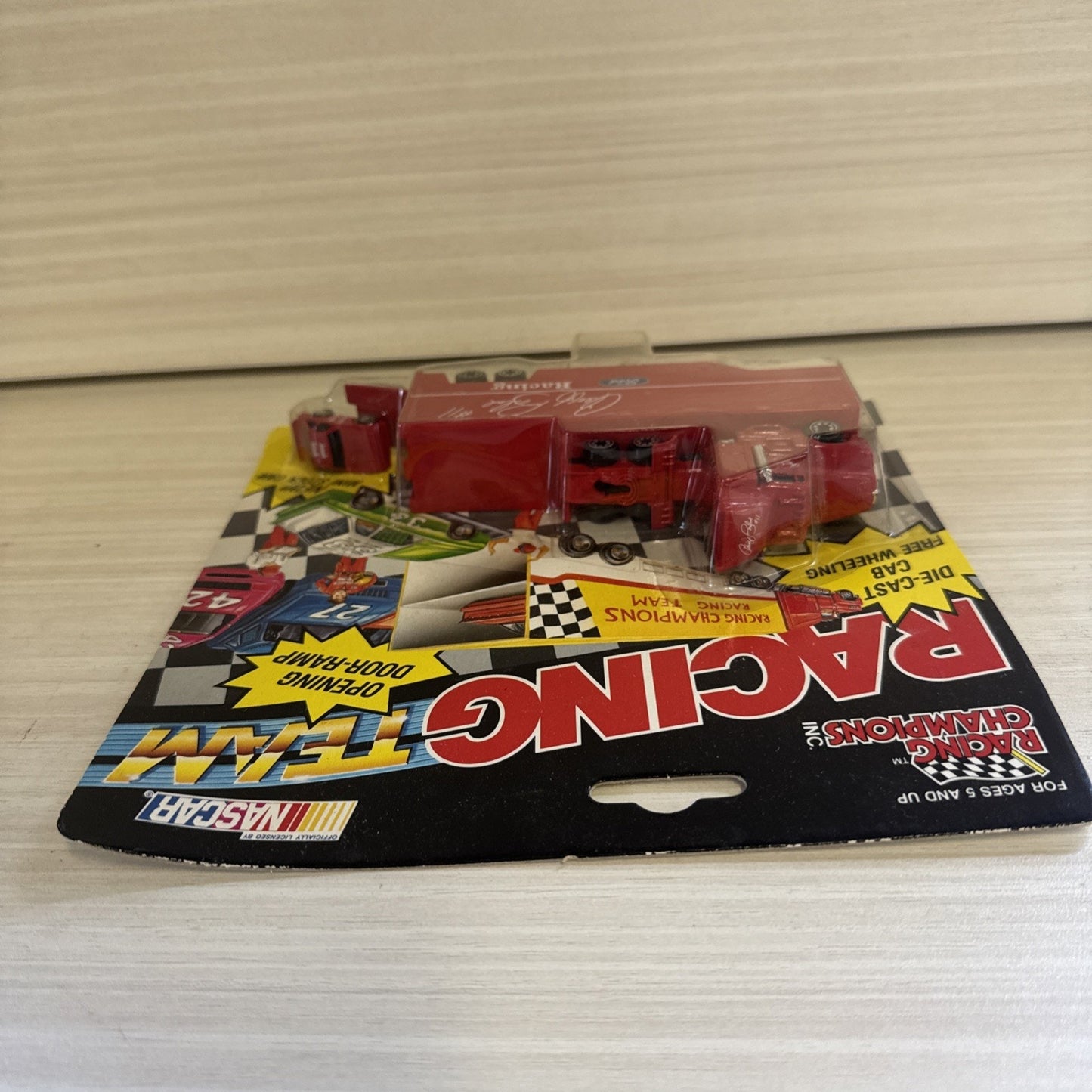 1991 Racing Champions 1:87 Geoff Bodine #11 Ford Mini Stock Car & Trailer – NIB