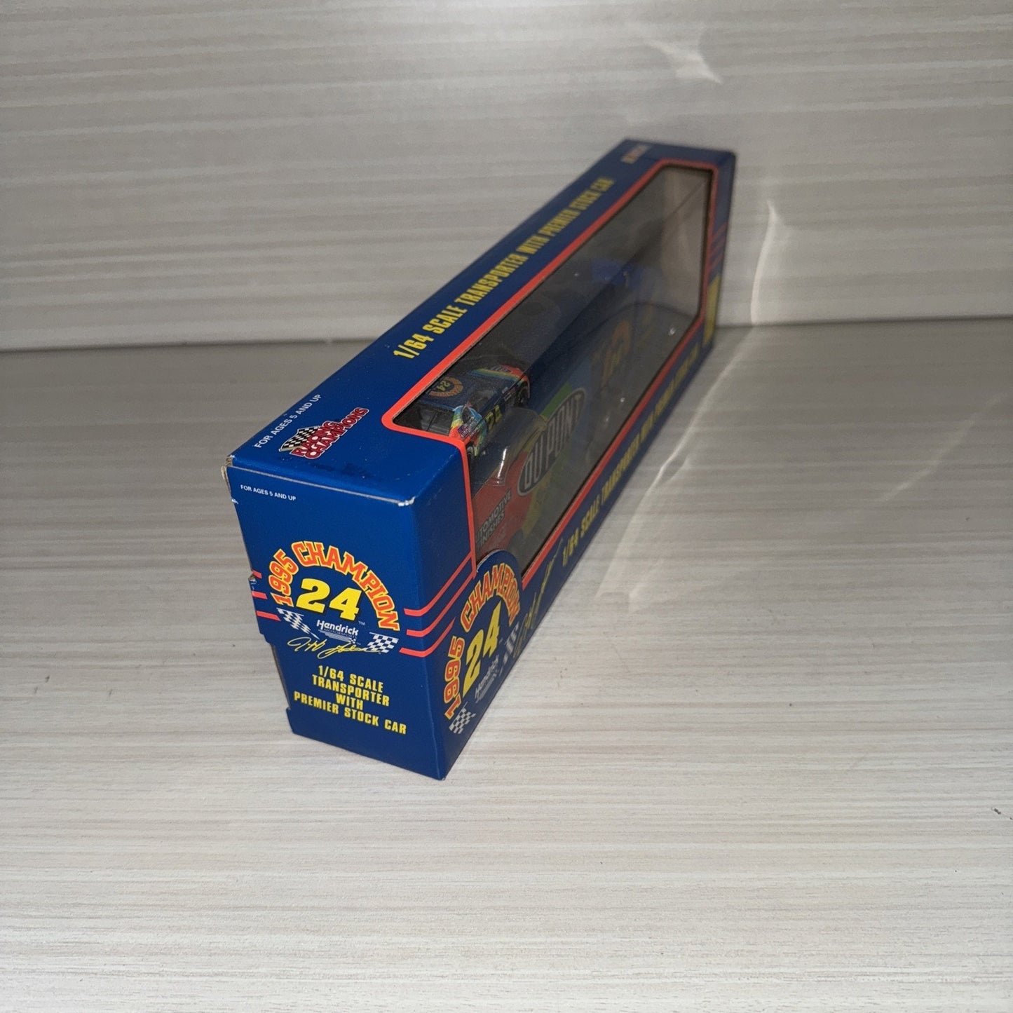 Jeff Gordon #24 1995 Champion 1:64 Transporter & Car NIB Racing Champions NASCAR