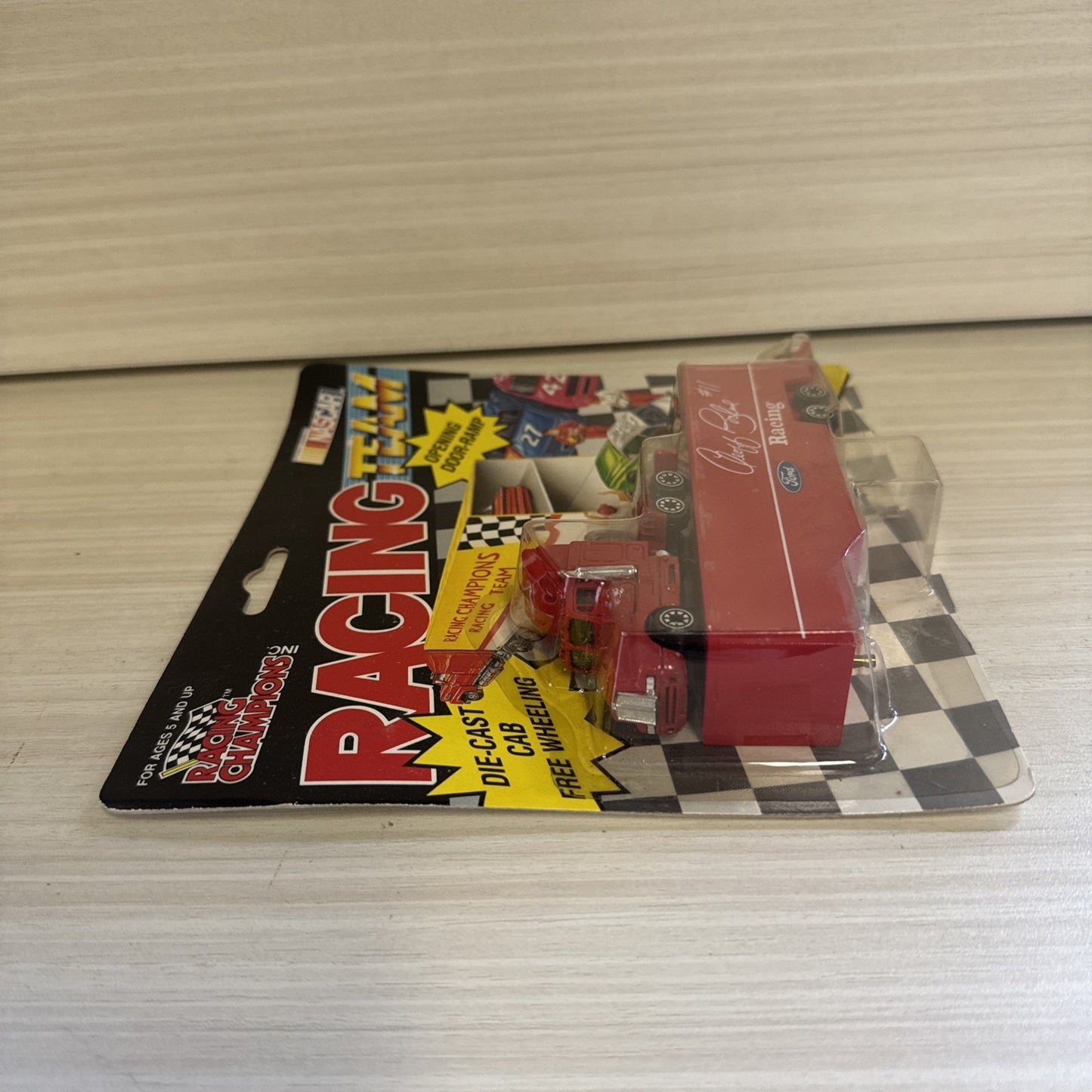 1991 Racing Champions 1:87 Geoff Bodine #11 Ford Mini Stock Car & Trailer – NIB
