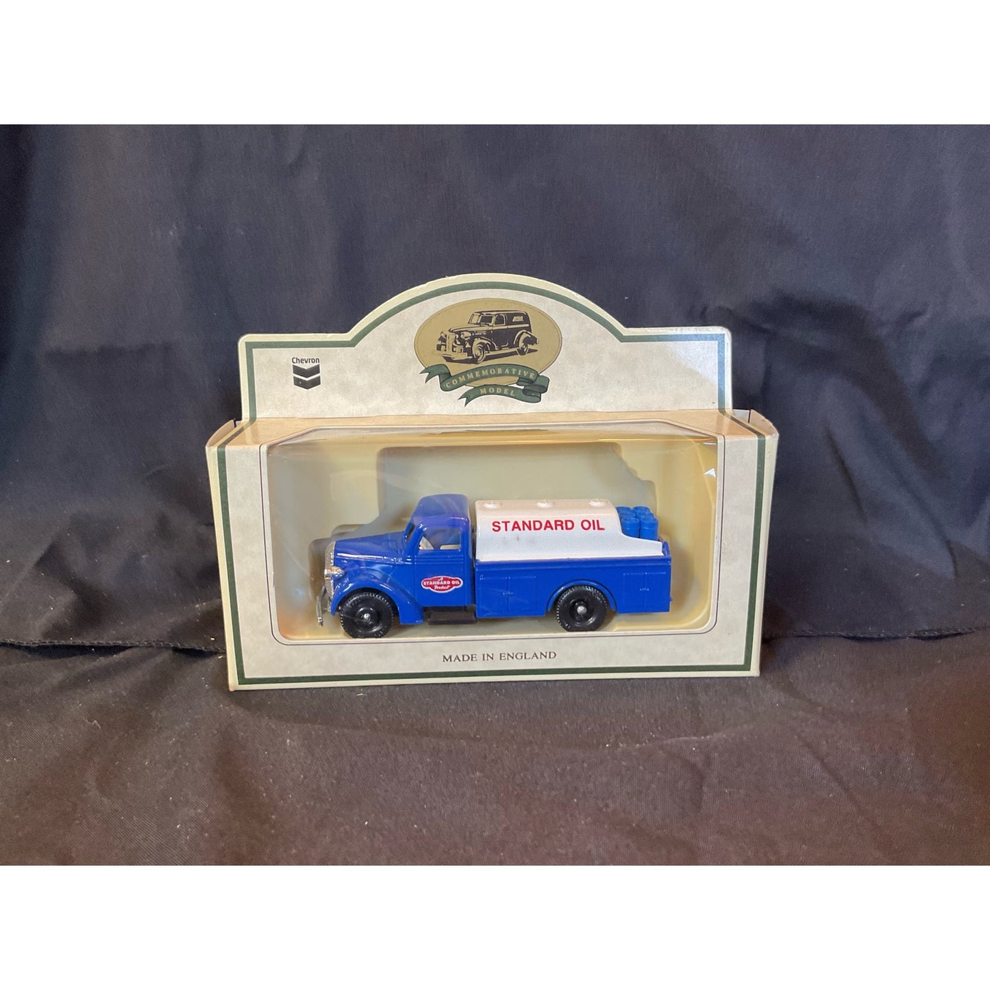 1993 Lledo Chevron 1936 Farm Delivery Truck