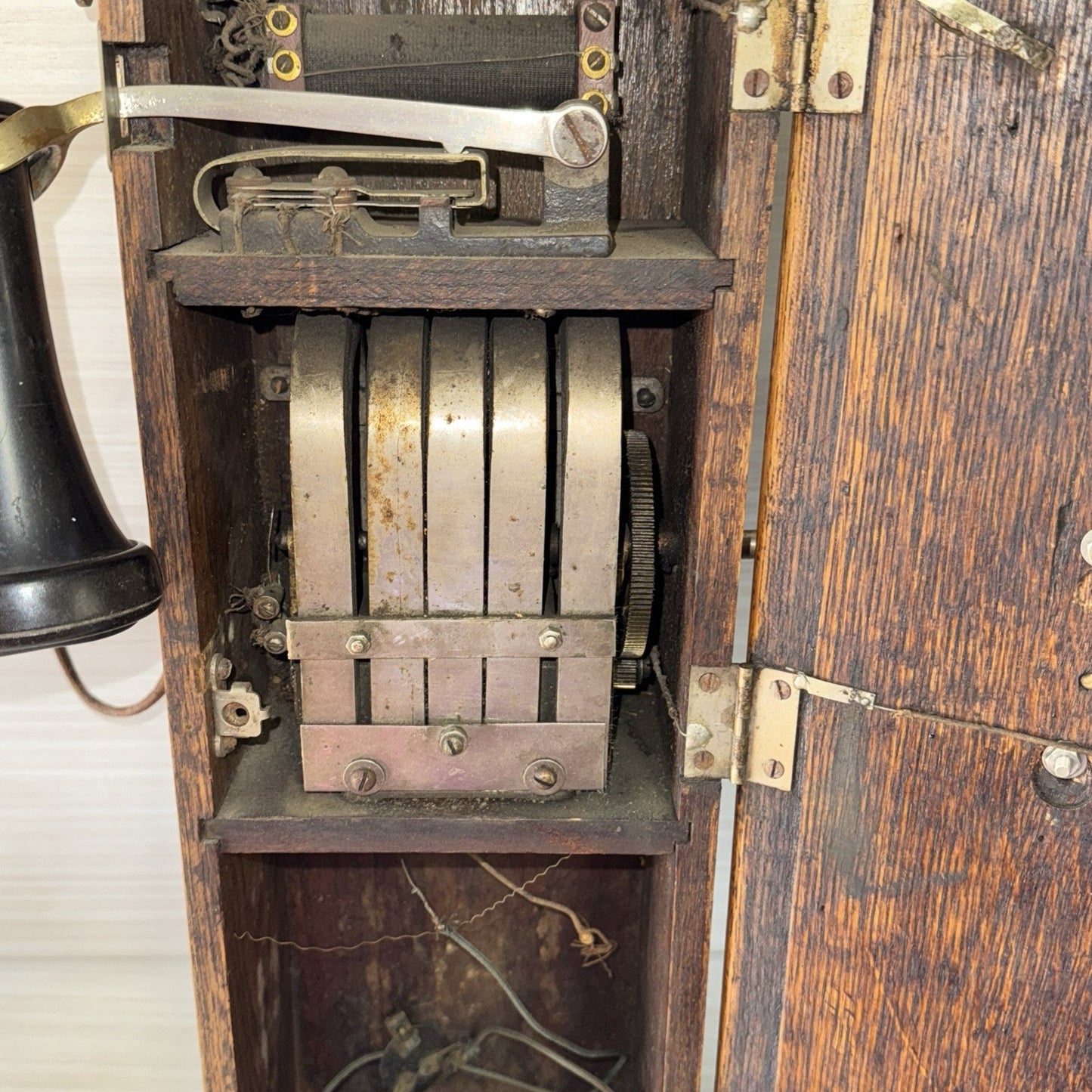 Antique 1906 Oak American Electric Wall Telephone 5 Magnet Crank Works