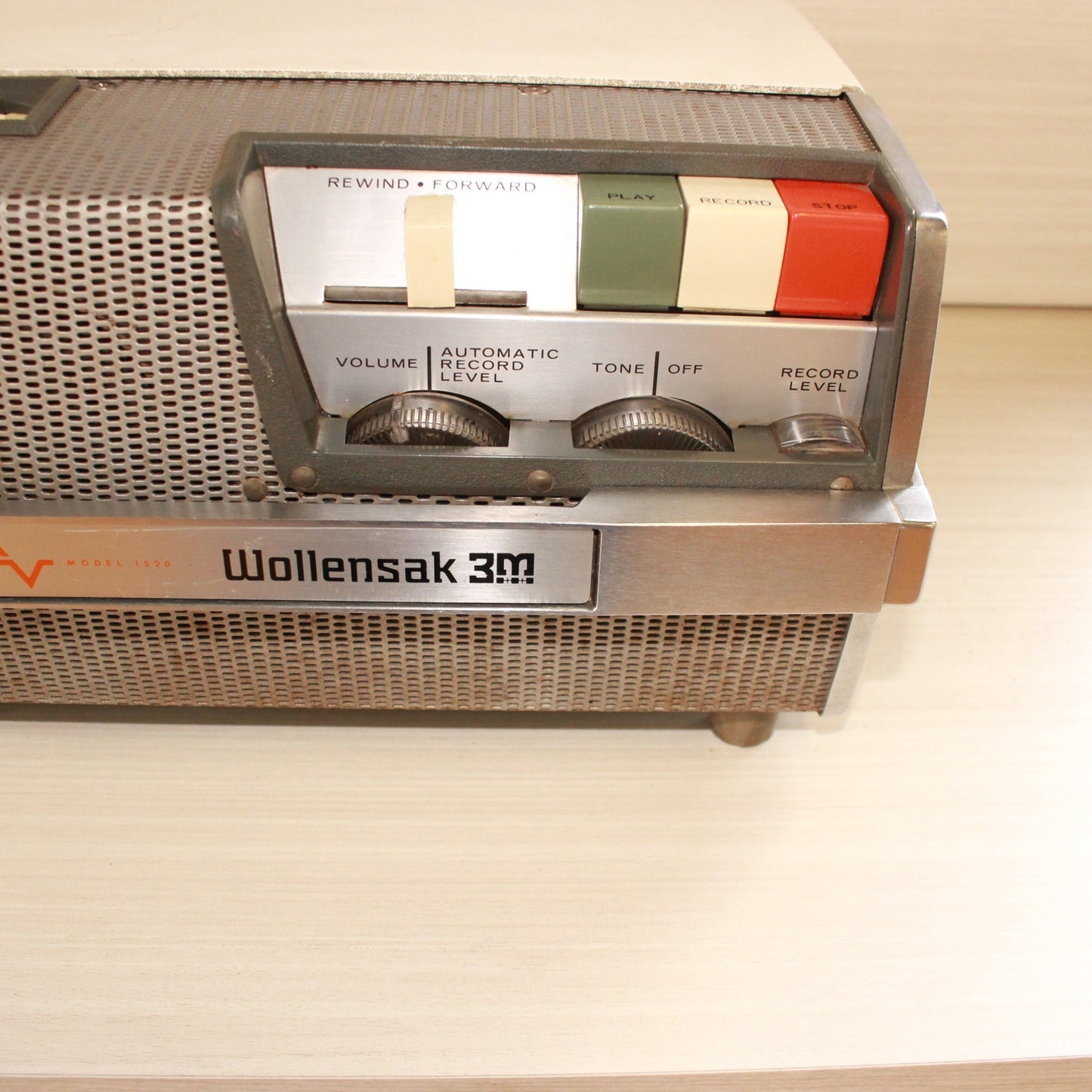 Wollensak 3M Magnetic Tape Recorder AV Model 1520