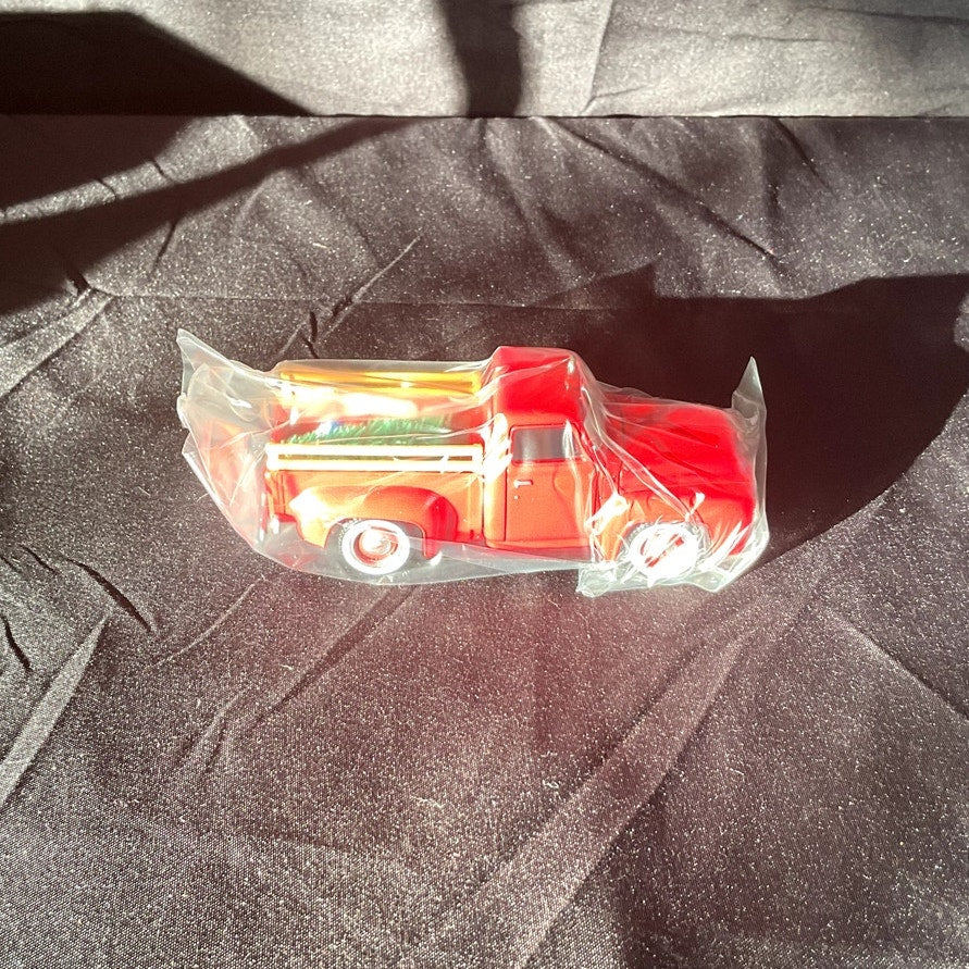 Hallmark 1954 Mercury M-100 2018 Ornament