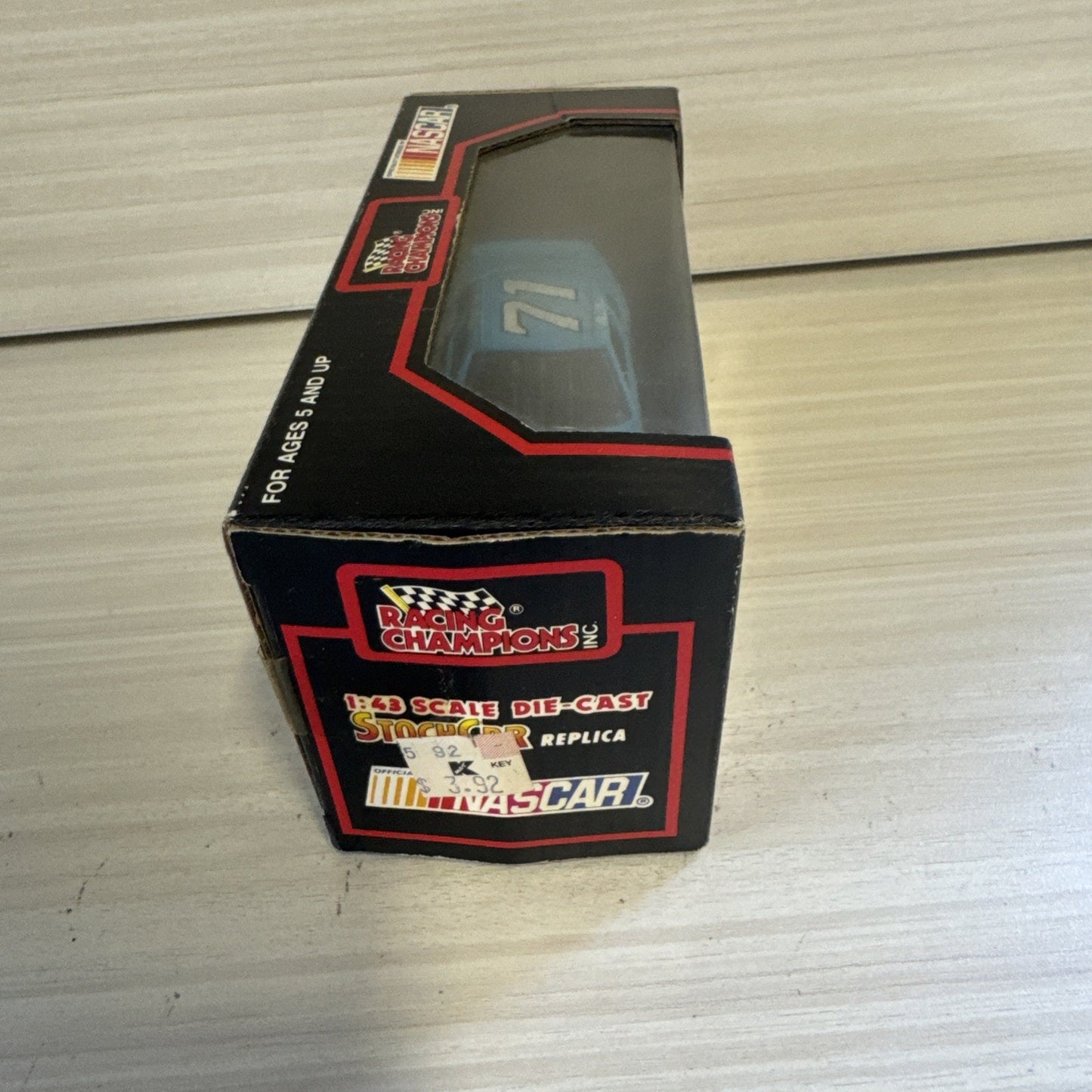 1991 Racing Champions 1:24 Dave Marcis #71 Big Apple Market – NIB NASCAR