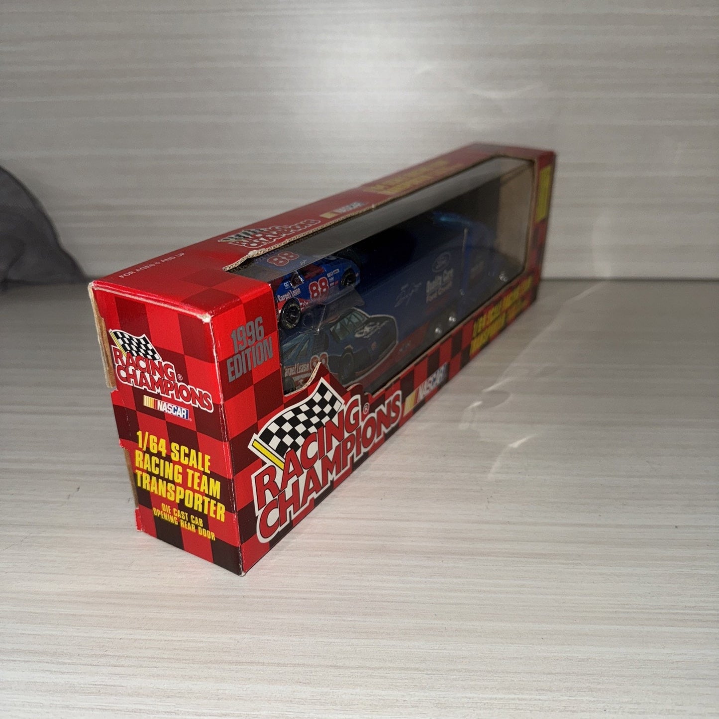 Dale Jarrett #88 Ford Quality 1:64 Team Transport 1996 NIB Racing Champions
