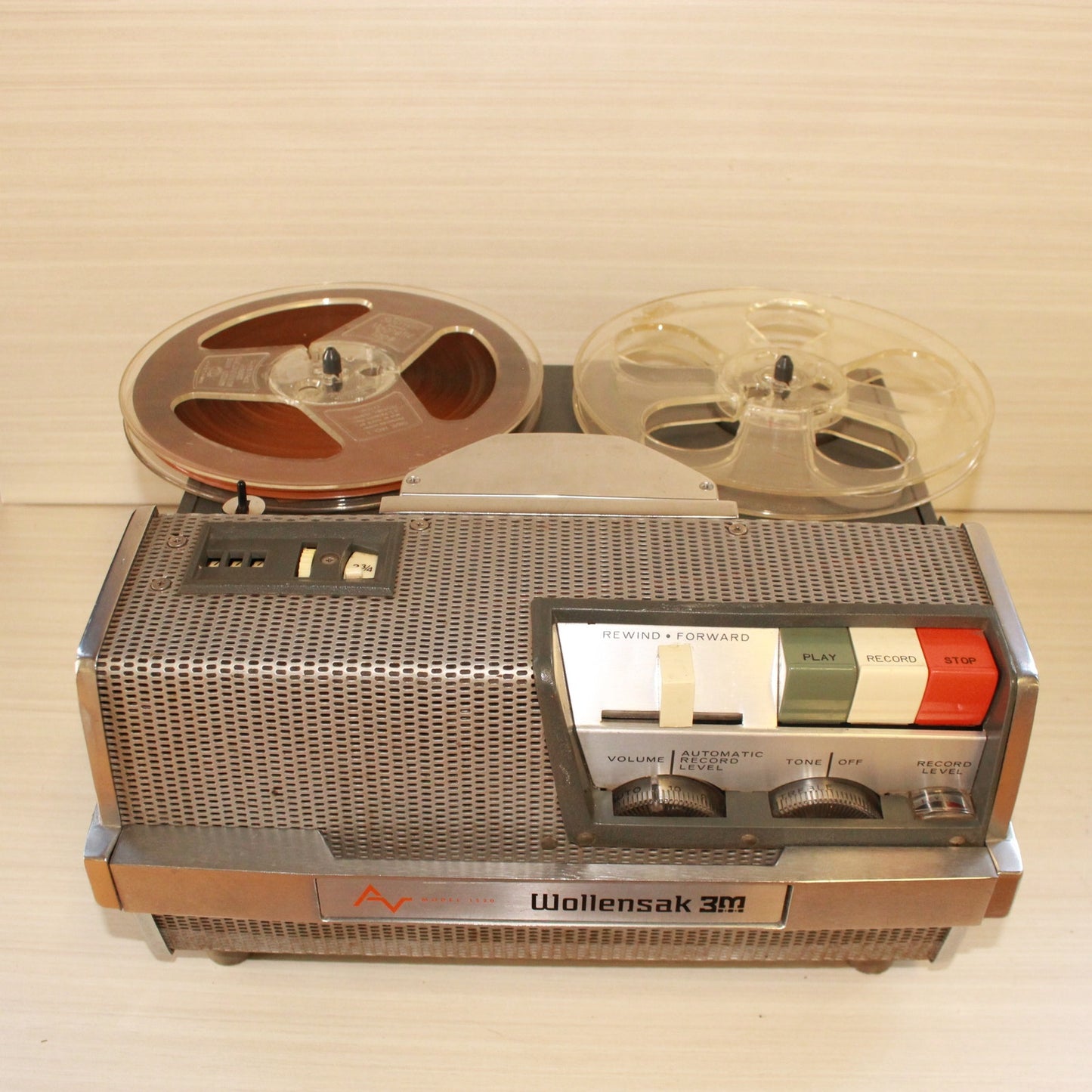 Wollensak 3M Magnetic Tape Recorder AV Model 1520