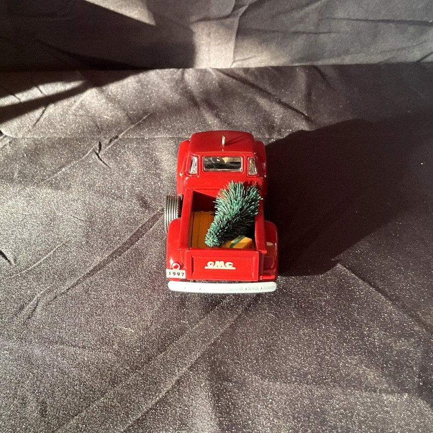Hallmark 1953 GMC Truck 1997 Ornament