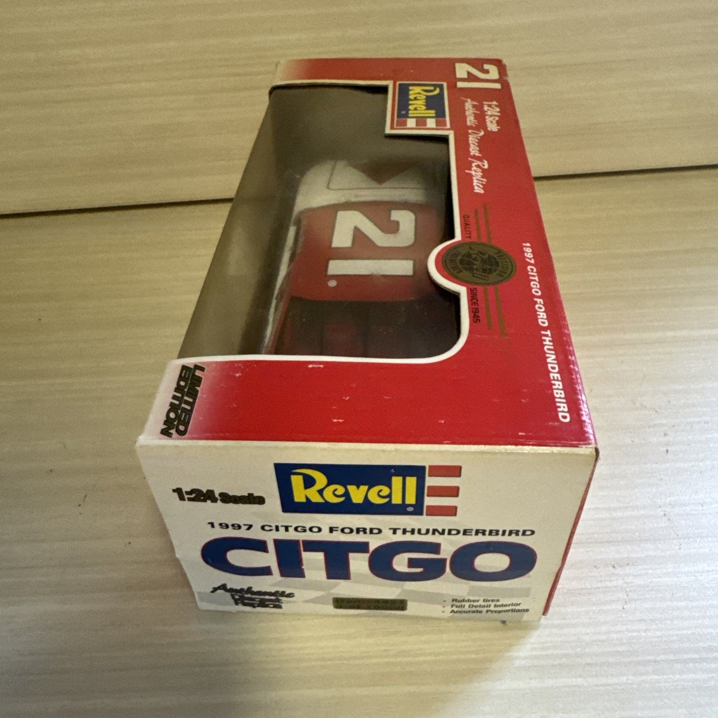 1997 Racing Champions 1:24 Michael Waltrip #21 Citgo Ford Thunderbird – NIB
