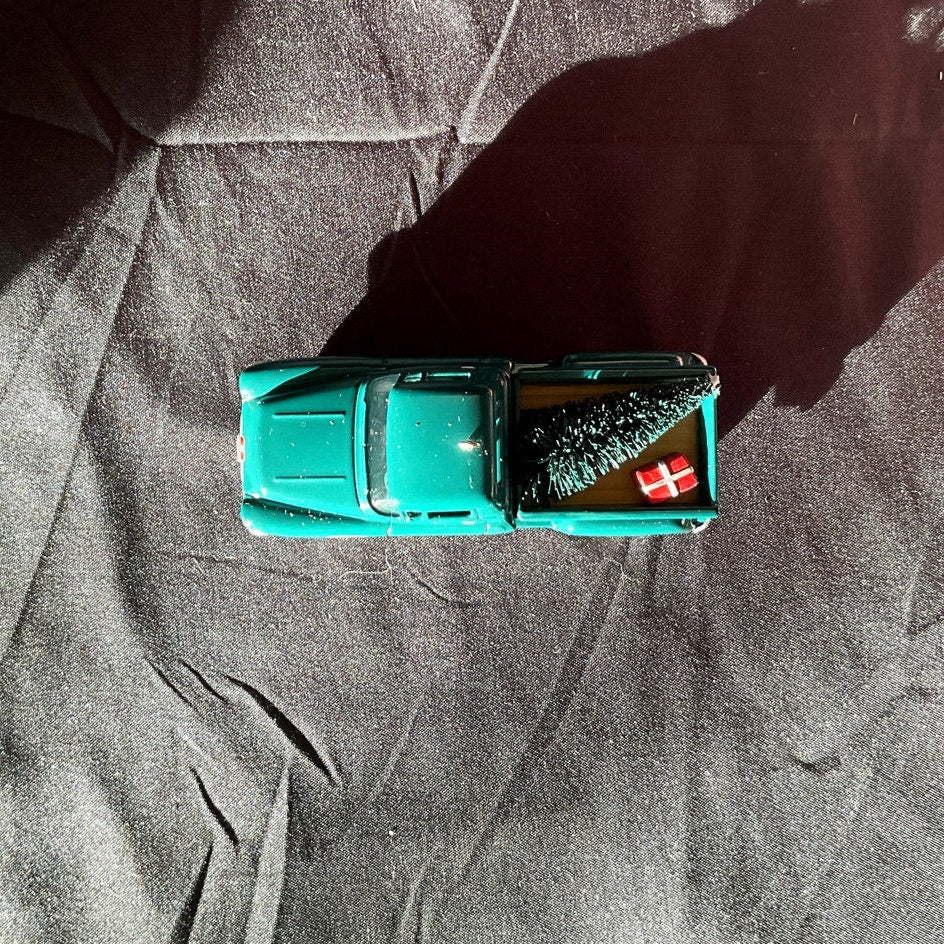 Hallmark 1957 Chevrolet 3100 2015 Ornament