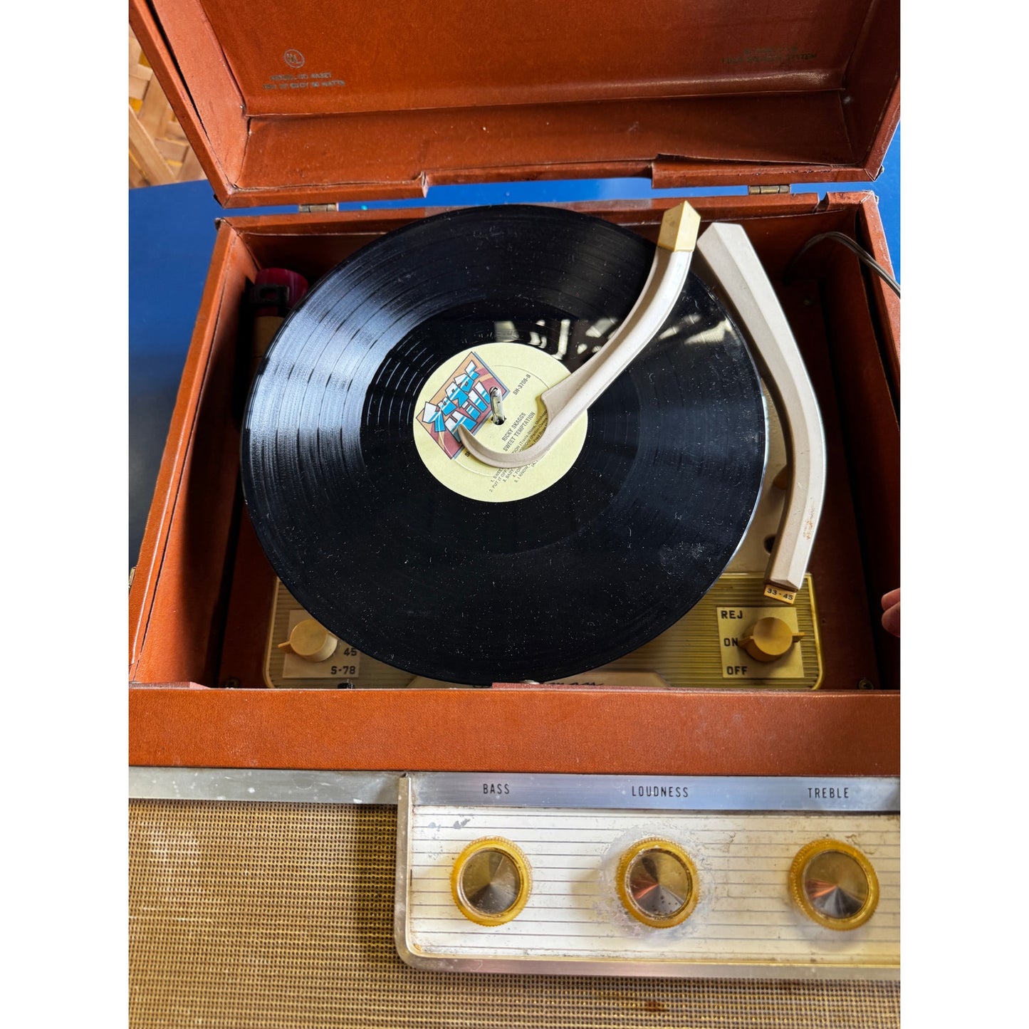 Steelman 4A32T 1959 Tube Phonograph Console – 3 Tubes, 4-Speed Changer, Tested