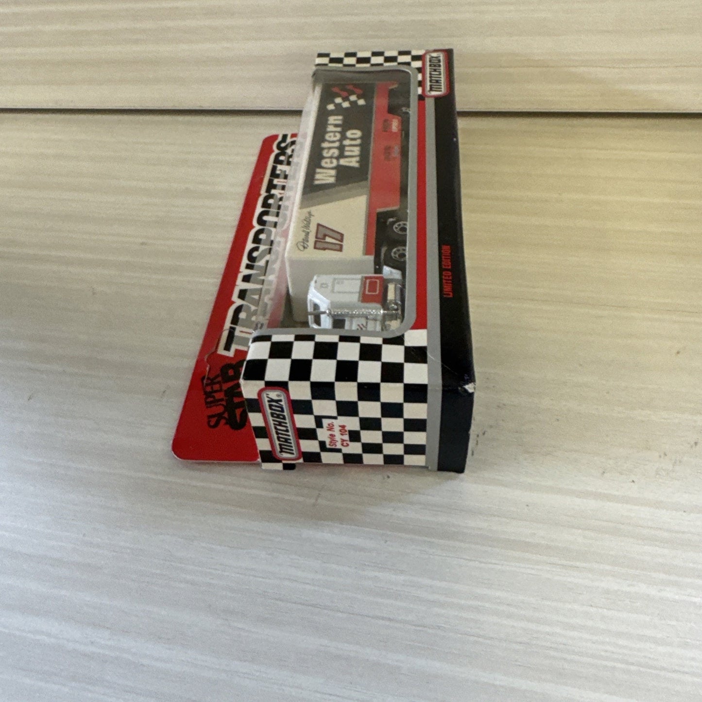 1992 Matchbox 1:87 Jim Sauter #89 Evinrude Super Star Transporter 259 – NASCAR