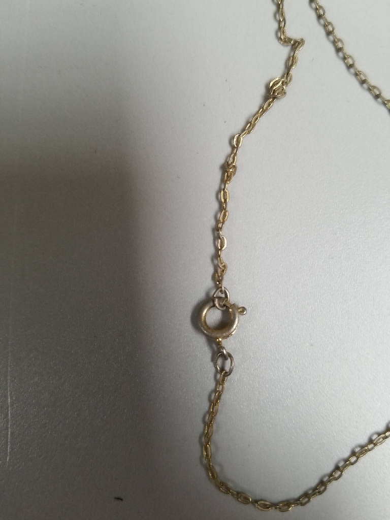 Charming Vintage Gold Chain Necklace with Three Clear Stones