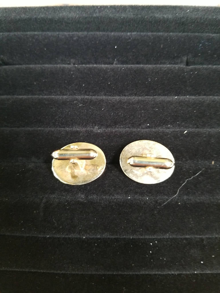Stunning Vintage Oval Black Onyx Cufflinks Elegant Retro Jewelry