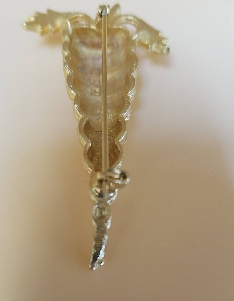 Stunning Gold Tone Carrot Design Brooch Pin Vegetable Jewelry