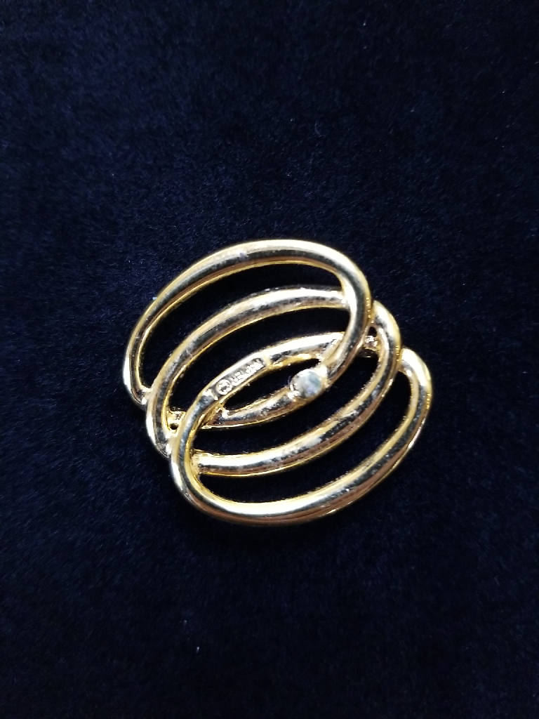 Stunning Vintage Gold-Tone Layered Hoop Clip-On Earrings