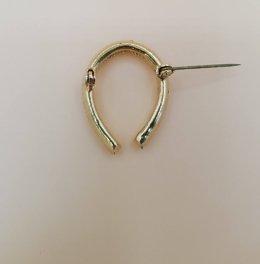 Stunning Gold Tone Horseshoe Brooch Pin with Faux Pearls