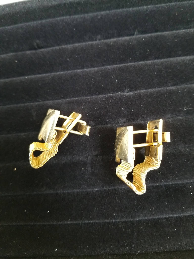 Stunning Art Deco Style Gold Tone Mesh Cufflinks for Men