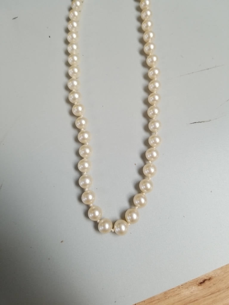 Elegant Vintage Pearl Necklace with Sterling Clasp