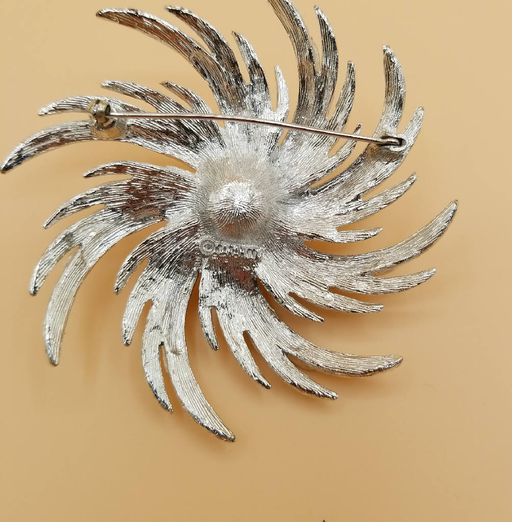 Stunning Silver Tone Swirl Brooch with Faux Pearl Center
