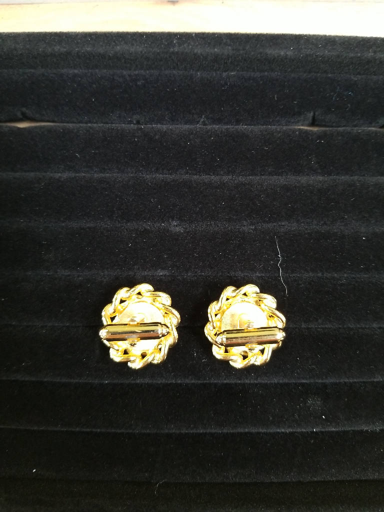 Stunning Artistic Coin Motif Gold-Tone Vintage Cufflinks