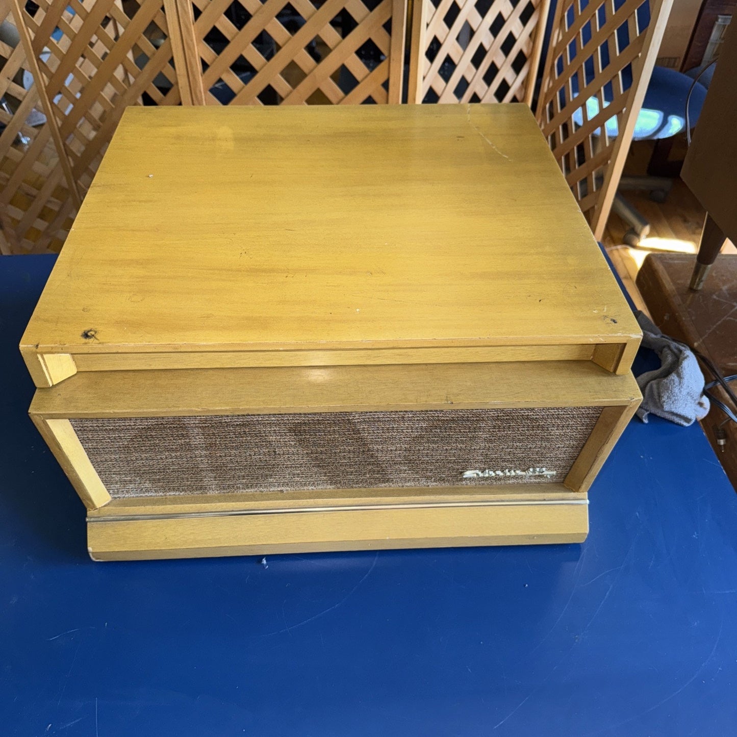 Columbia 360 K2 524 Record Changer Phonograph w/ 45 Adaptor & Spare Needle