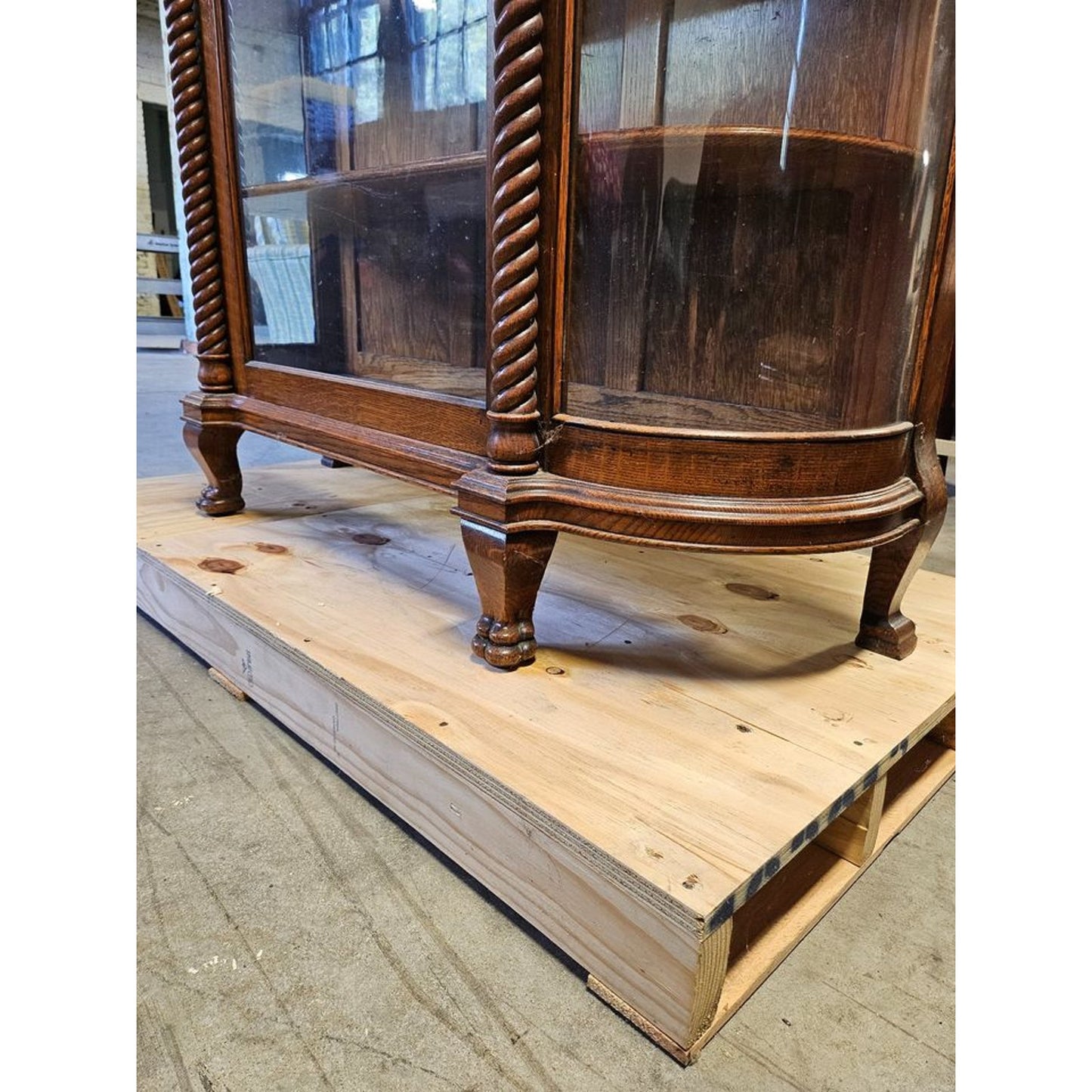 Antique Solid Oak Fine Carved Curved Glass China/Curio Cabinet