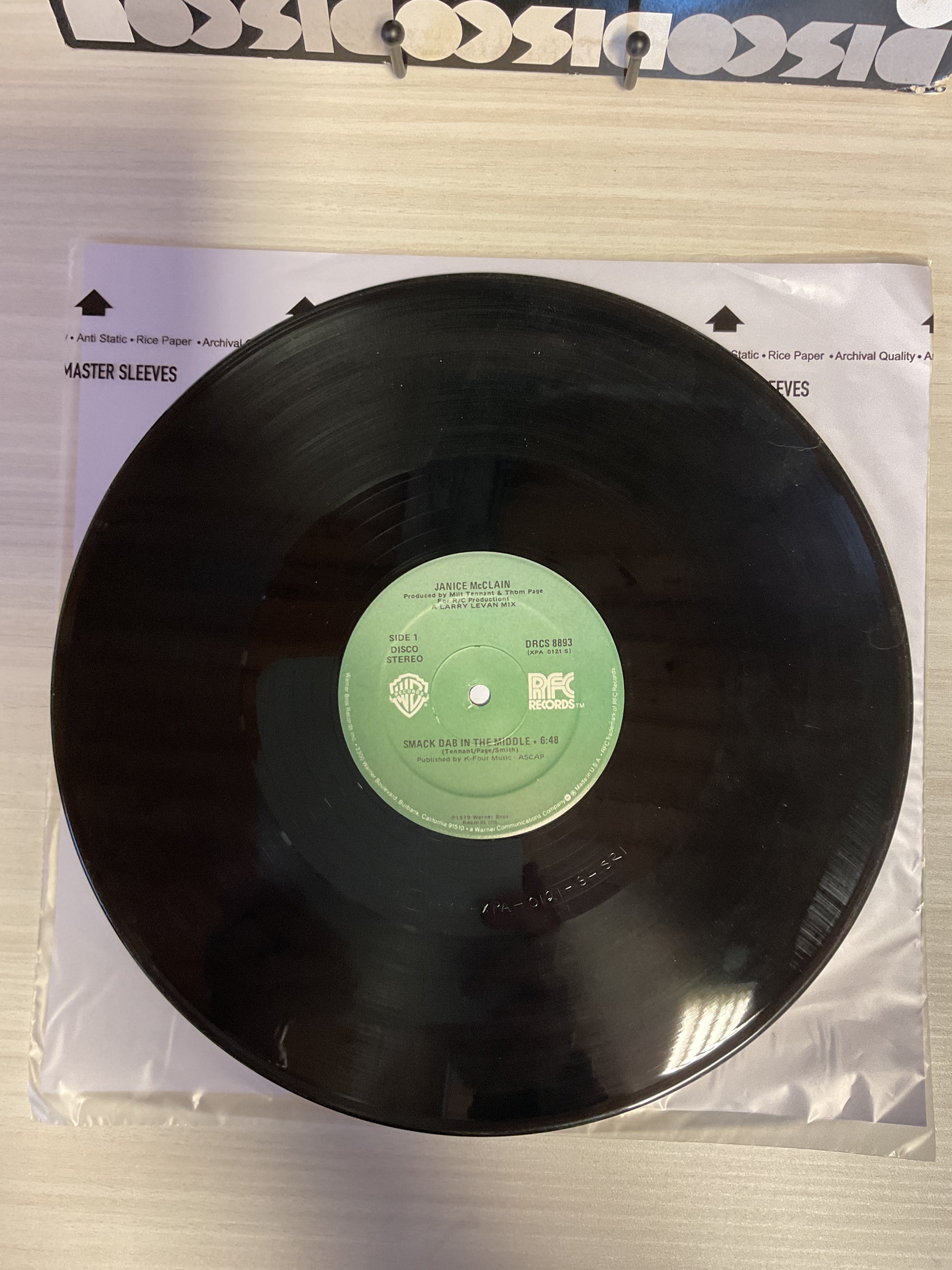 Janice McClain : Smack Dab In The Middle (12",33 ⅓ RPM)