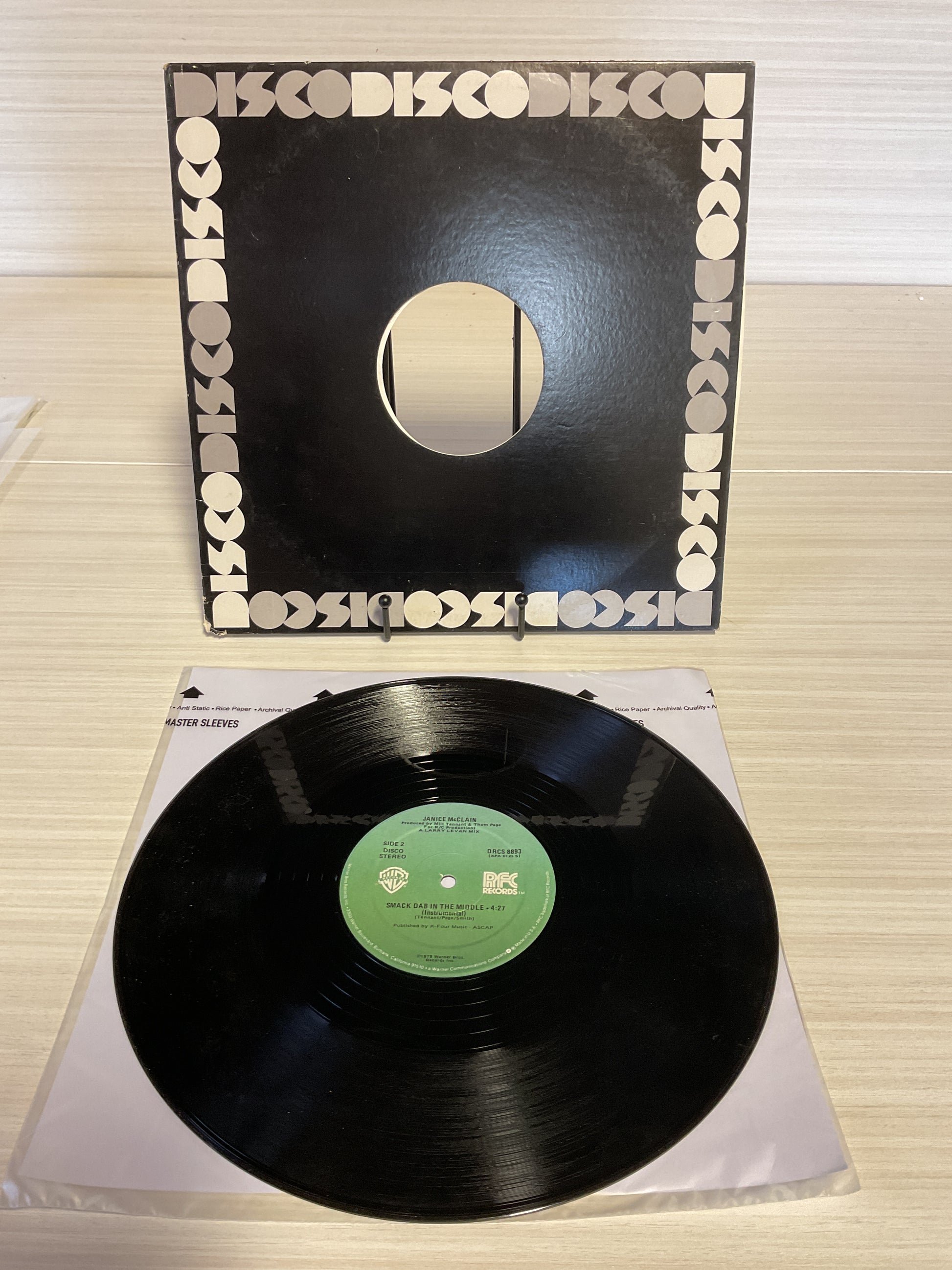 Janice McClain : Smack Dab In The Middle (12",33 ⅓ RPM)