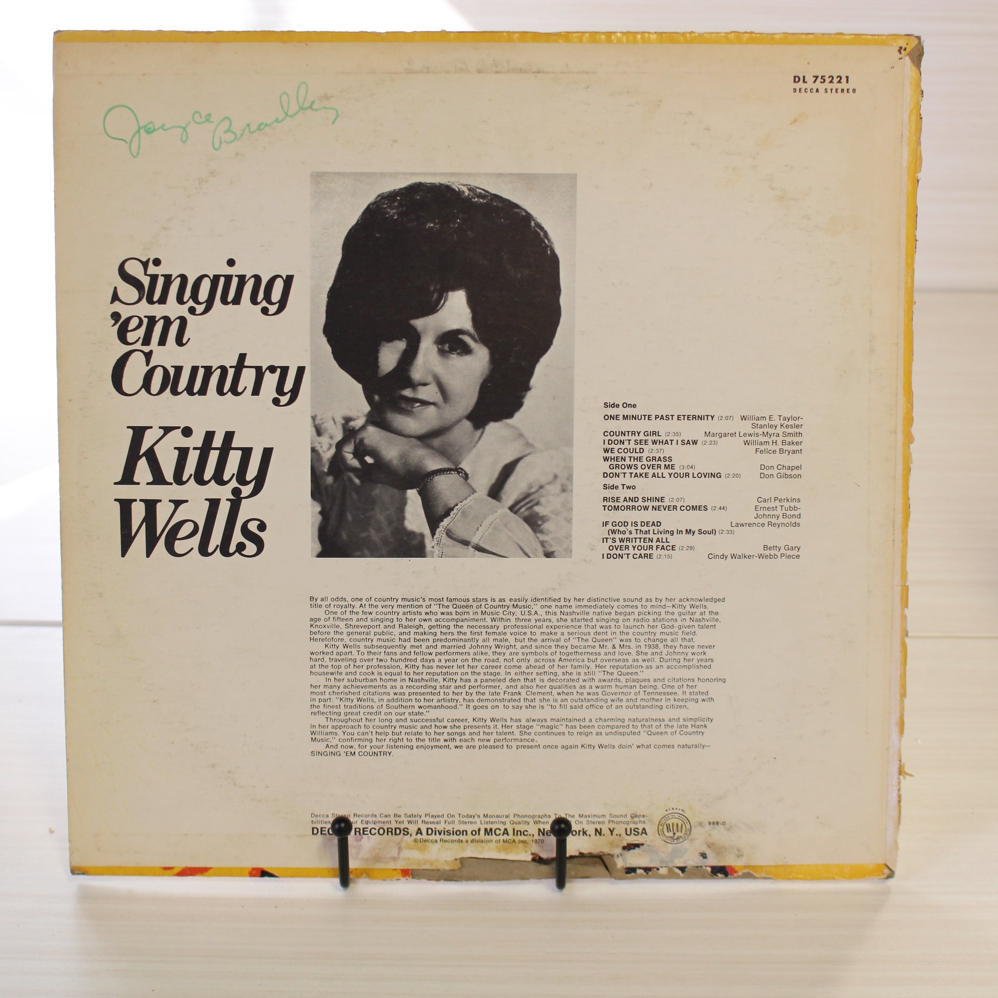 Kitty Wells : Singing 'Em Country (LP,Album,Stereo)