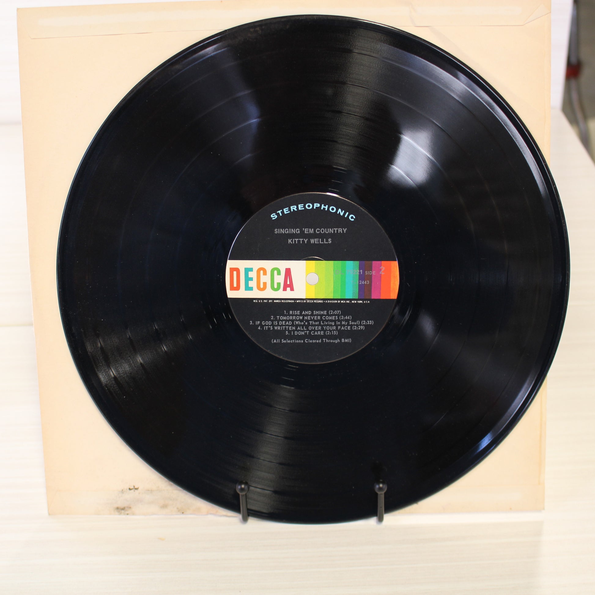 Kitty Wells : Singing 'Em Country (LP,Album,Stereo)