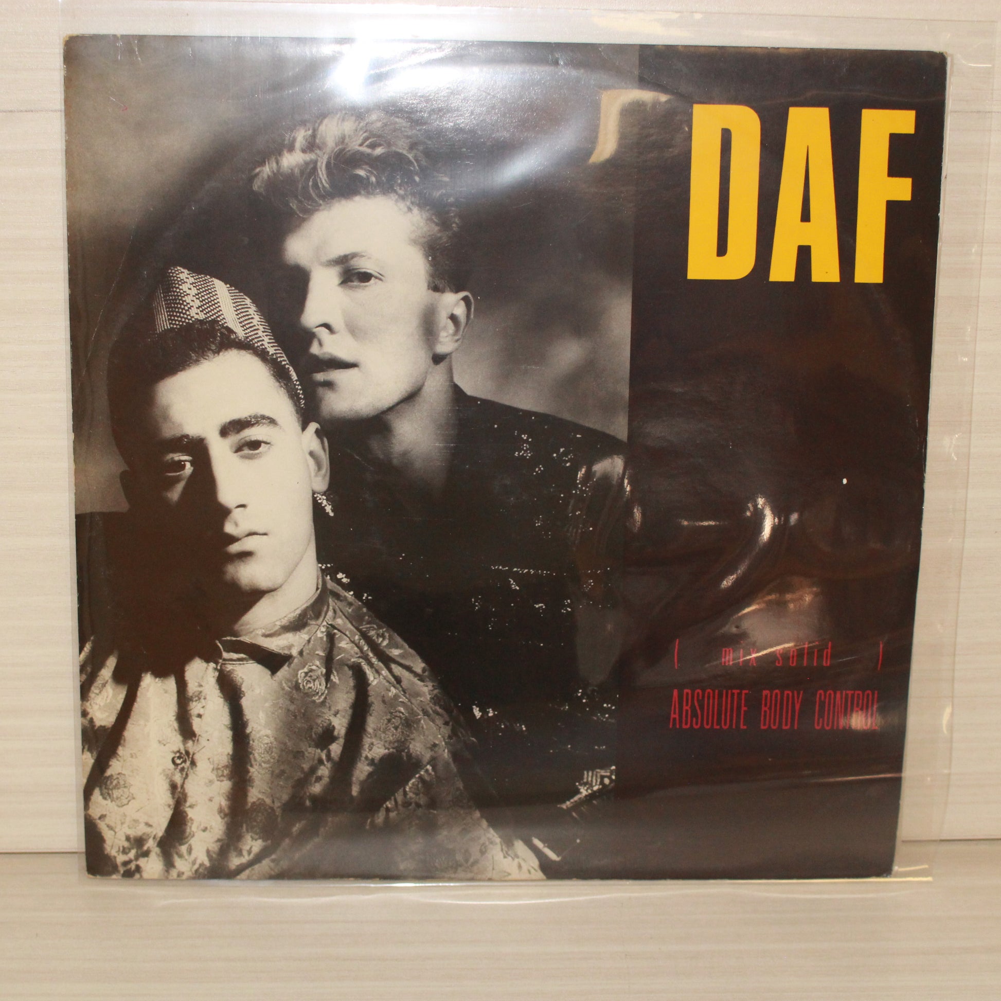 Deutsch Amerikanische Freundschaft : Absolute Body Control (12",45 RPM)