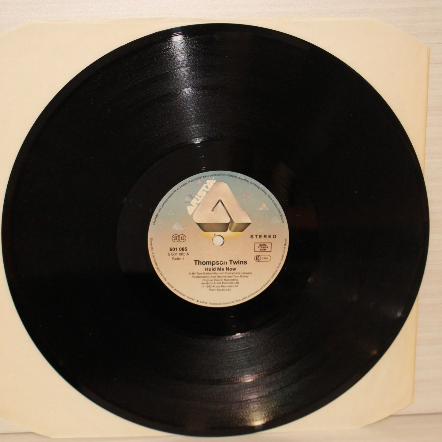 Thompson Twins : Hold Me Now (12",45 RPM,Single)