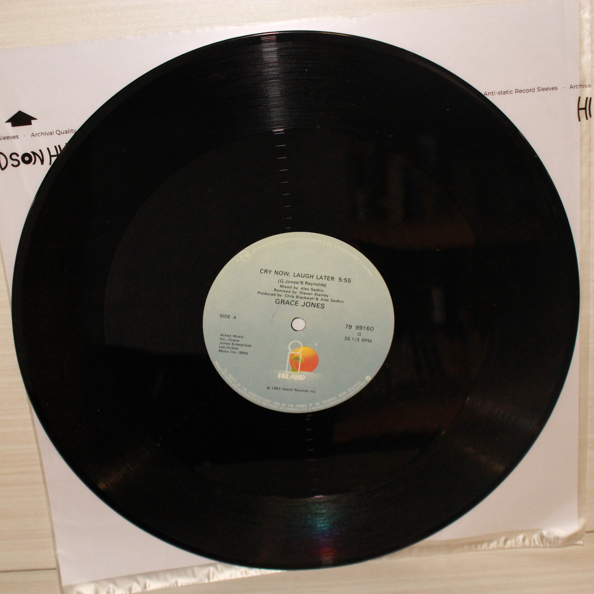 Grace Jones : Cry Now, Laugh Later (12",33 ⅓ RPM)