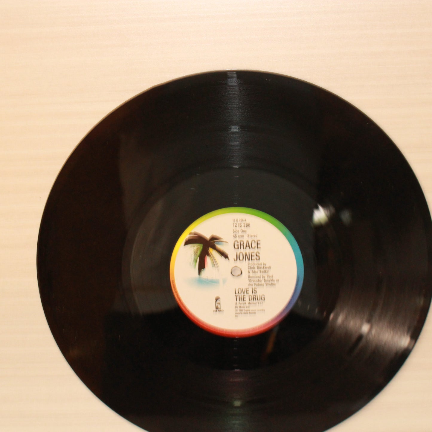 Grace Jones : Love Is The Drug (12",45 RPM,Stereo)